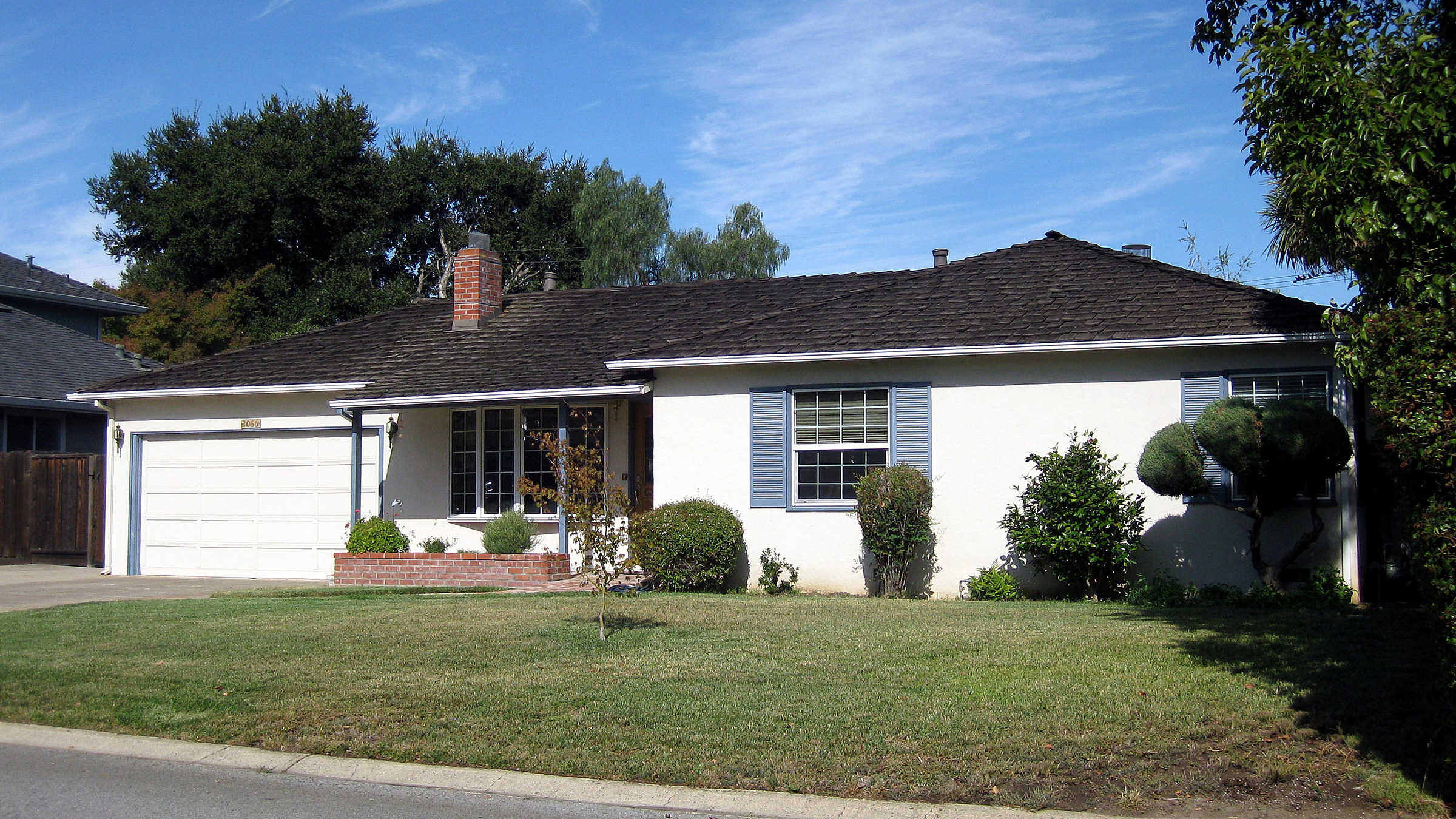 Steve Jobs childhood home in Los Altos, CA and garage where the first Apple computer was designed